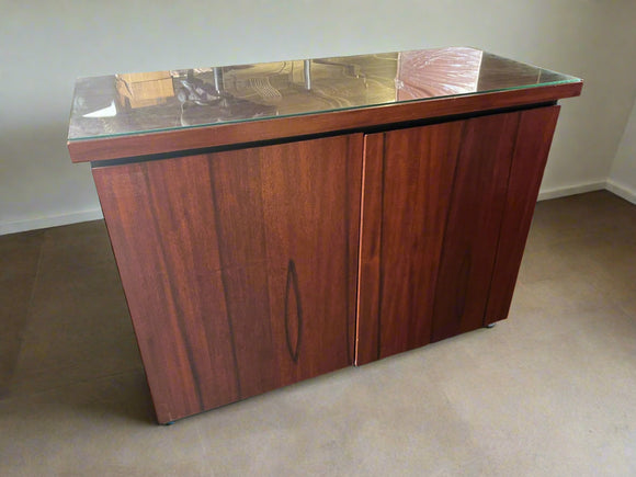 Credenza/storage cabinet