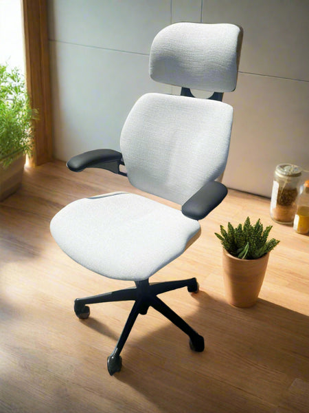 Humanscale Freedom Chair Like New
