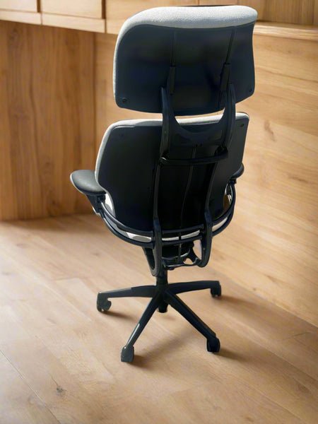 Humanscale Freedom Chair Like New