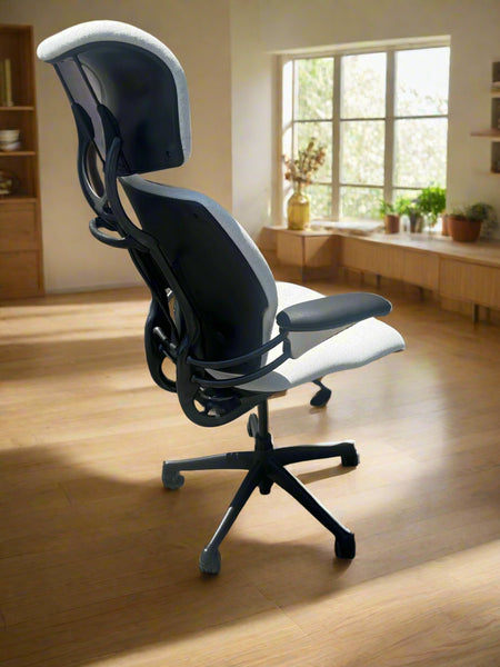 Humanscale Freedom Chair Like New