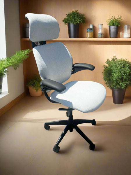 Humanscale Freedom Chair Like New