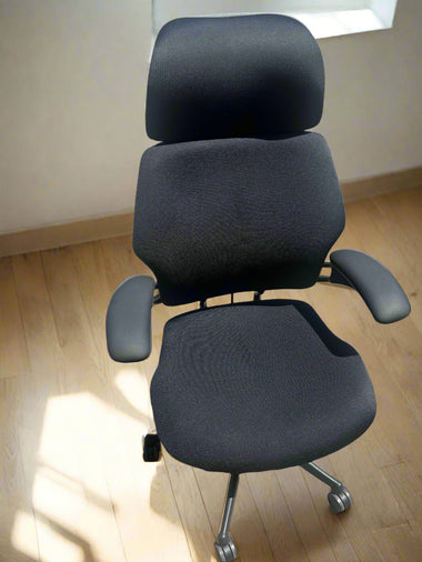 Humanscale Freedom Chair Like New