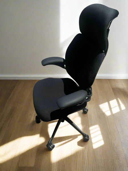 Humanscale Freedom Chair Like New
