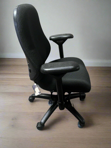 New Bodybilt Chair