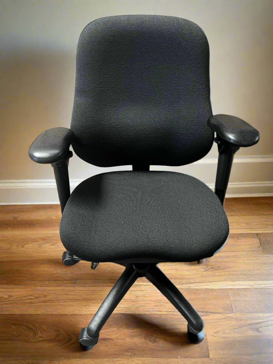New Bodybilt Chair