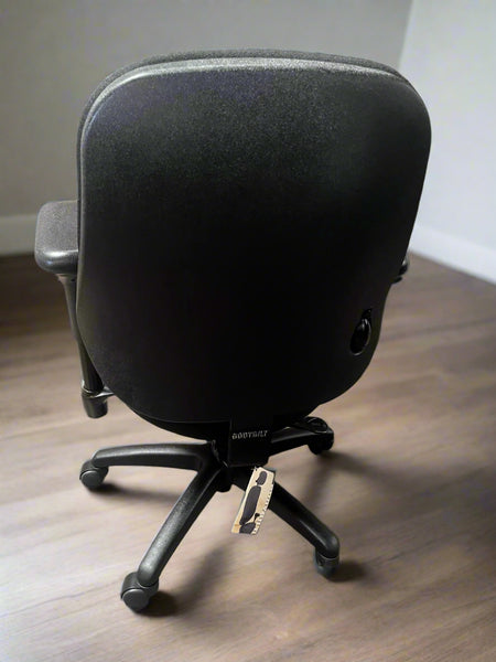 New Bodybilt Chair