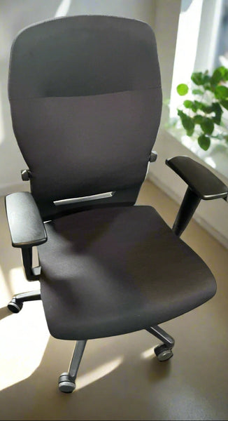 Teknion Savera Synchro-Tilt Chair
