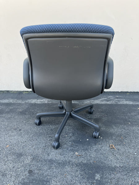 Steelcase 454 Chair