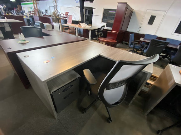 New L-shaped Desk in Grey