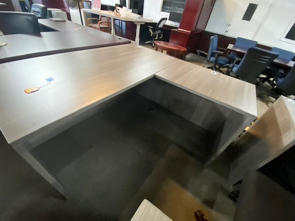New L-shaped Desk in Grey